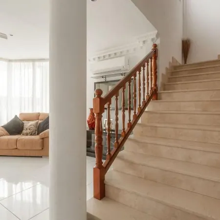 Vista Hermosa Villa *