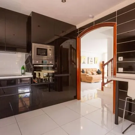 Vista Hermosa Villa *